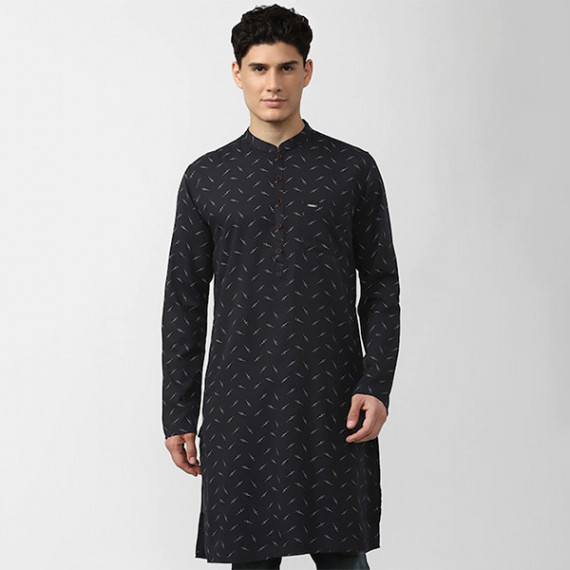 https://daiseyfashions.com/products/men-black-geometric-printed-kurta-1