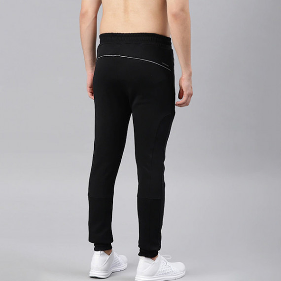 https://daiseyfashions.com/products/men-black-solid-rapid-dry-running-joggers