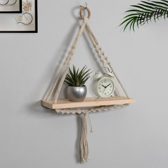 https://daiseyfashions.com/products/beige-triangle-macrame-wall-hanging-shelf