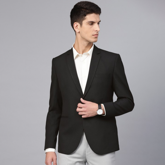 https://daiseyfashions.com/products/men-black-slim-fit-solid-single-breasted-formal-blazer
