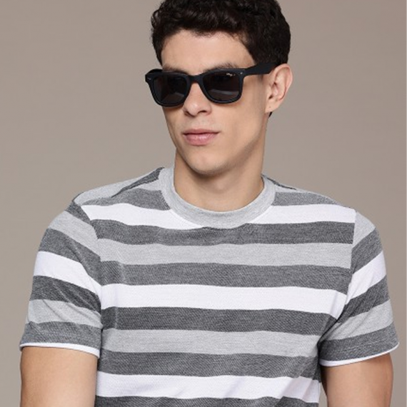 https://daiseyfashions.com/products/men-striped-t-shirt
