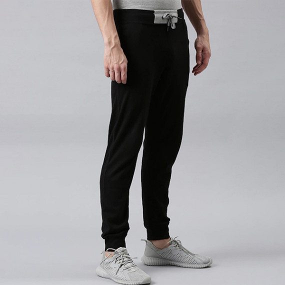 https://daiseyfashions.com/products/men-black-solid-organic-cotton-track-pants