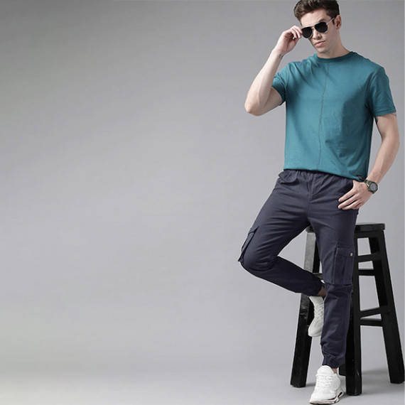 https://daiseyfashions.com/products/men-navy-blue-solid-mid-rise-woven-pure-cotten-cargo-trousers