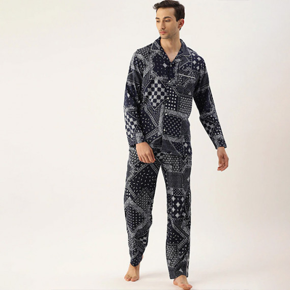 https://daiseyfashions.com/products/men-navy-blue-white-printed-night-suit-1