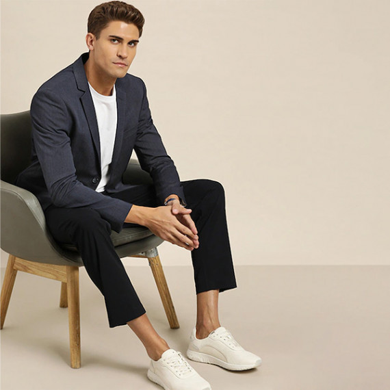 https://daiseyfashions.com/products/men-navy-blue-slim-fit-self-design-smart-casual-blazer