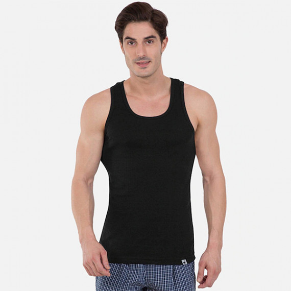 https://daiseyfashions.com/products/men-black-solid-racer-back-innerwear-vest-9922-0105