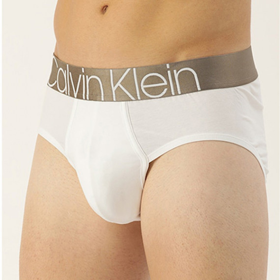 https://daiseyfashions.com/products/men-white-solid-briefs-nb2536100