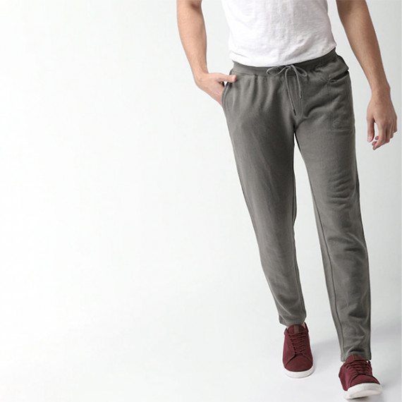 https://daiseyfashions.com/products/men-grey-regular-fit-solid-track-pants