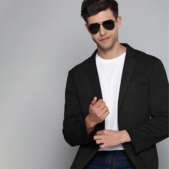 https://daiseyfashions.com/products/men-black-textured-regular-fit-single-breasted-blazer