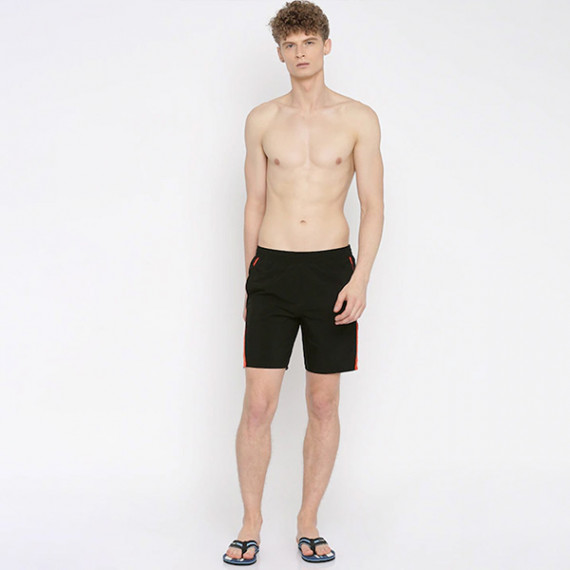 https://daiseyfashions.com/products/men-black-printed-swim-shorts-1