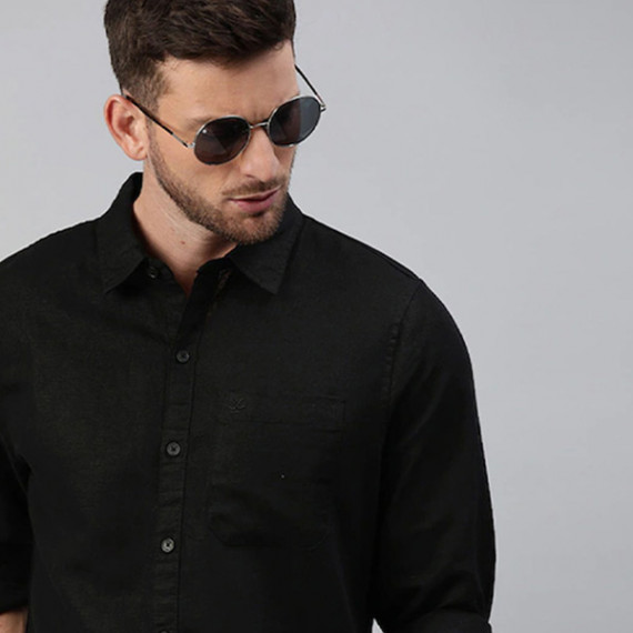 https://daiseyfashions.com/products/men-black-slim-fit-cotton-casual-shirt