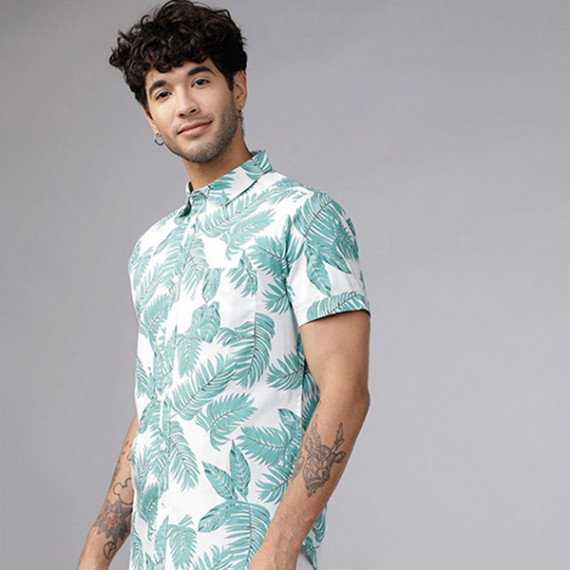 https://daiseyfashions.com/products/men-green-white-slim-fit-printed-casual-shirt