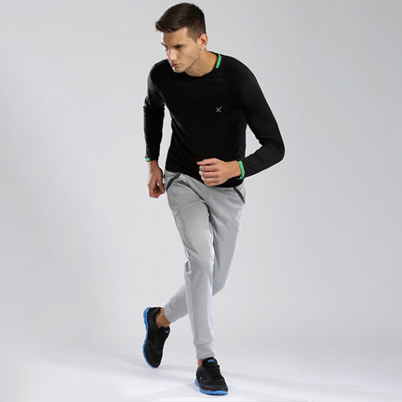 https://daiseyfashions.com/products/men-black-raglan-sleeved-active-t-shirt