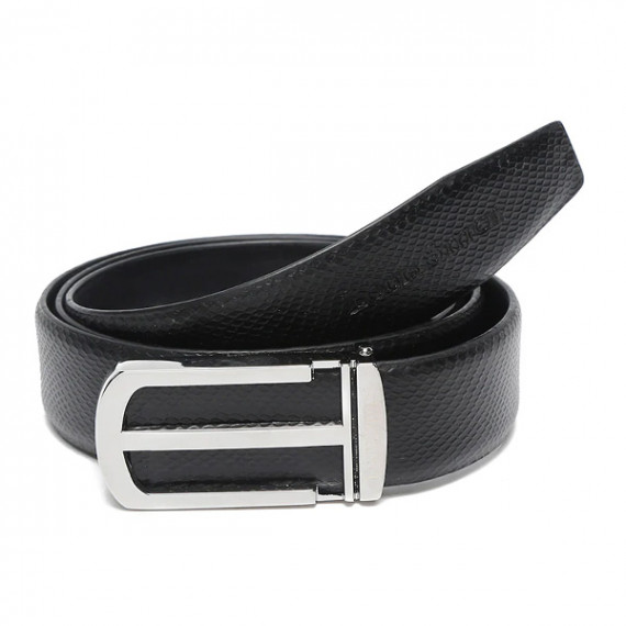 https://daiseyfashions.com/products/chrome-leather-belt