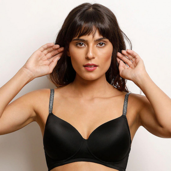 https://daiseyfashions.com/products/black-solid-non-wired-lightly-padded-t-shirt-bra