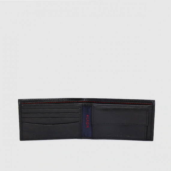 https://daiseyfashions.com/products/men-black-solid-genuine-leather-two-fold-wallet
